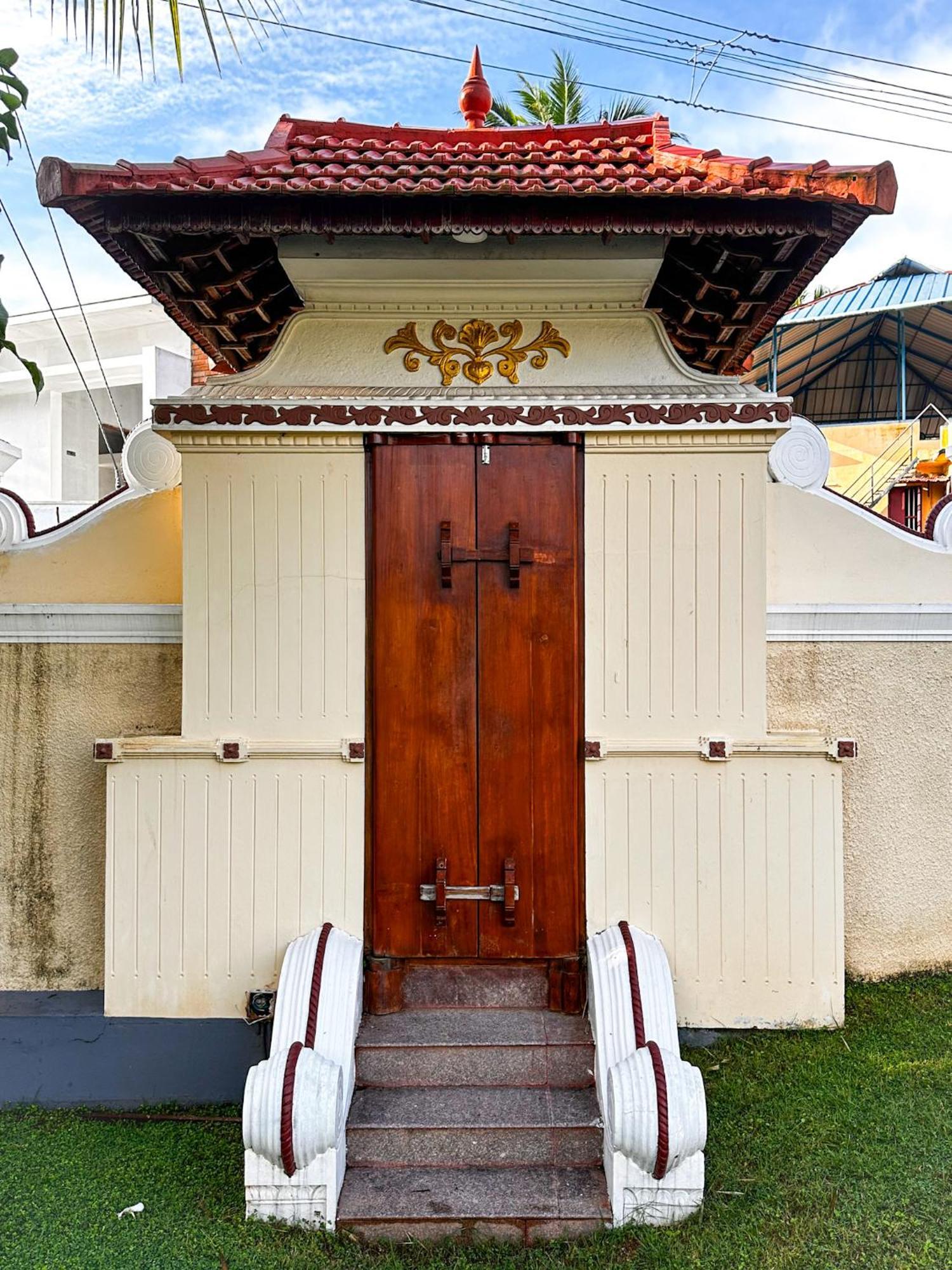 Parvathy Serenity In Varkala Attingal Exterior photo