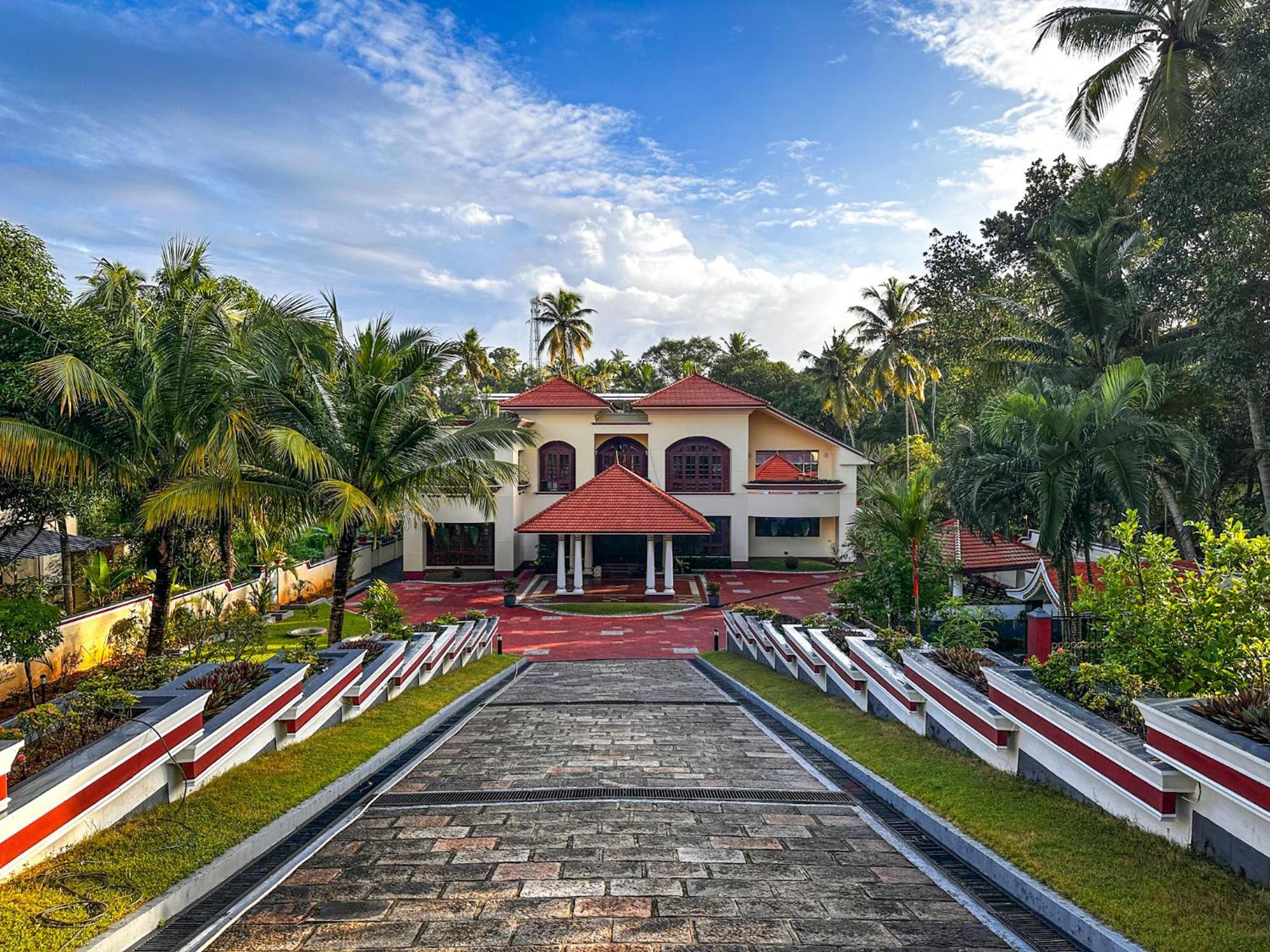 Parvathy Serenity In Varkala Attingal Exterior photo